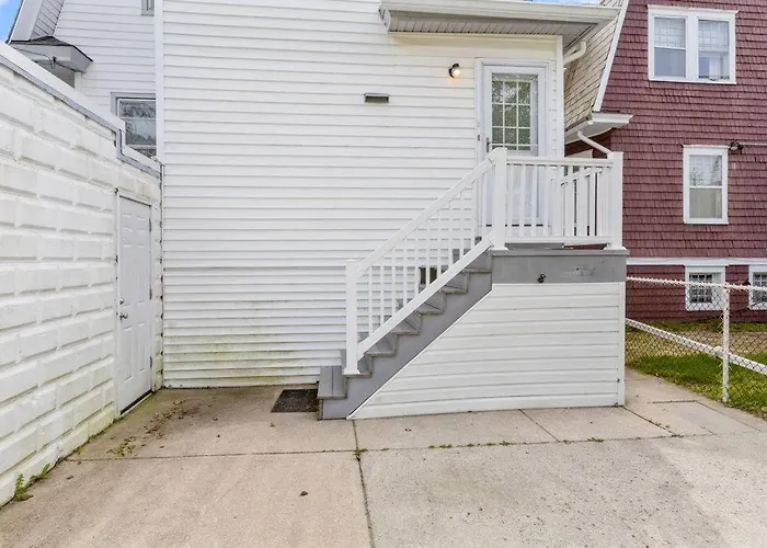 5Br 3Ba Family Retreat 2 Blocks From Beach