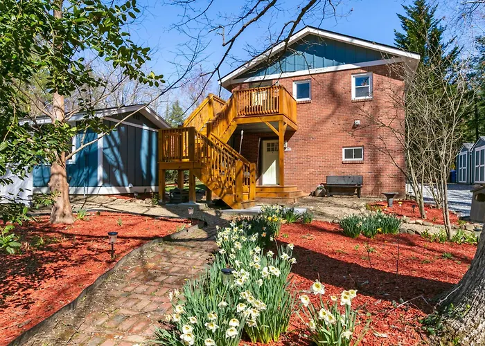 Modern & Cozy On Private Lane, Minutes To Airport