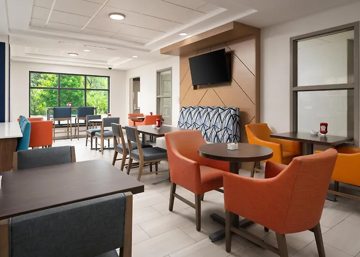 Holiday Inn Express Hotel & Suites Newport South By Ihg