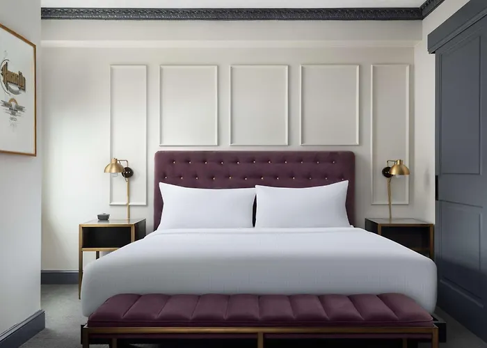 Hotel Phillips Kansas City, Curio Collection By Hilton