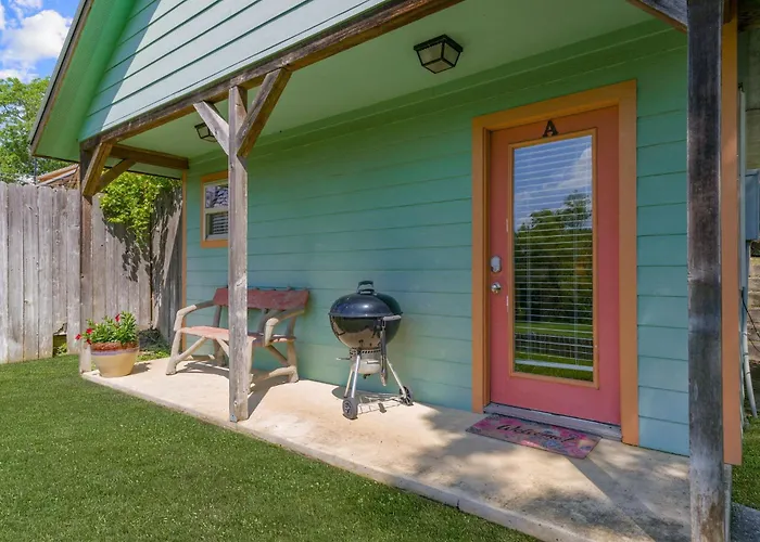 Blanco Riverside Cottages