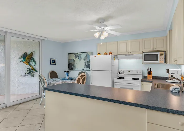 1 Bedroom / New Furniture / Direct Beach Access / Across From J.W. Marriott