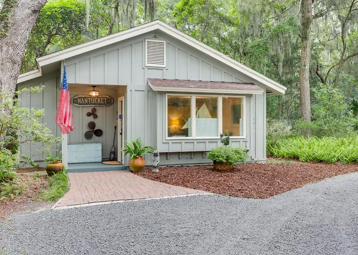 'Nantucket Cottage' W/ Fishing Dock + Sunsets