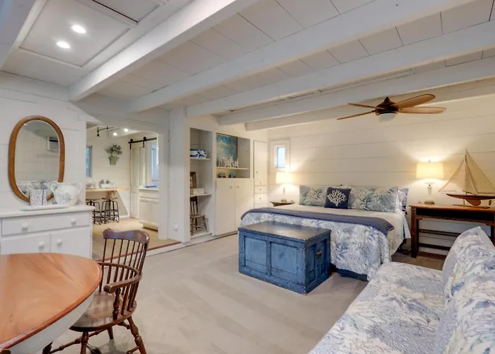 'Nantucket Cottage' W/ Fishing Dock + Sunsets