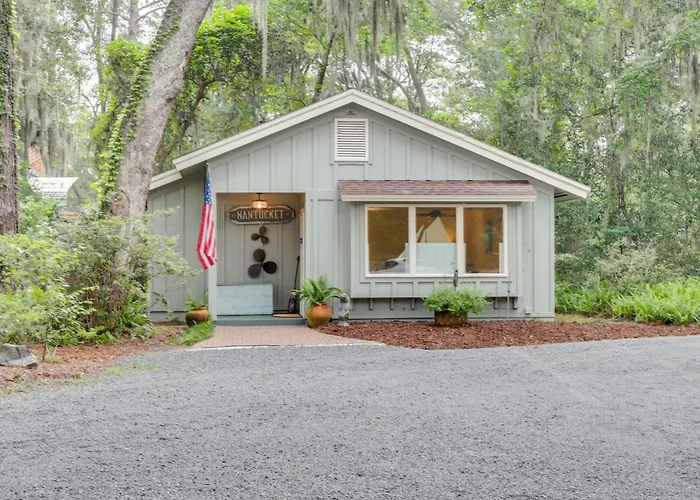 'Nantucket Cottage' W/ Fishing Dock + Sunsets