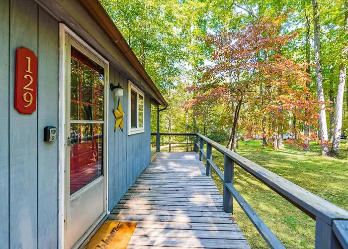 Spacious W Hot Tub, Fire Pit, Deck, Grill And Wifi