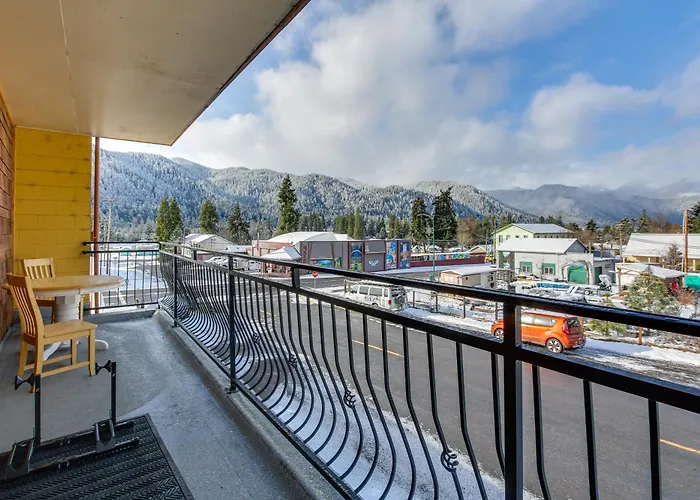Oregon Getaway By Willamette National Forest!