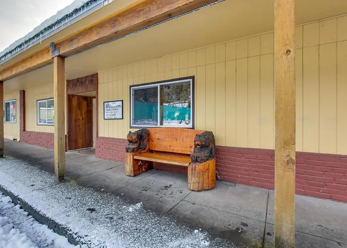 Oregon Getaway By Willamette National Forest!