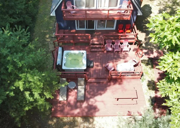 The Cub Hill Chalet - Private Lakefront With Spa!