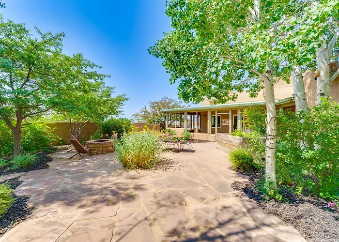 Mtn-View Retreat W/ Hot Tub In New Mexico!