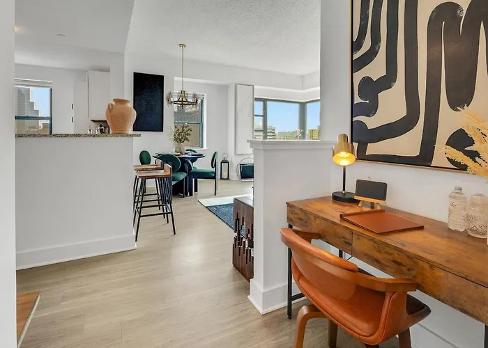 Penthouse Perfection With Unmatched Skyline Views