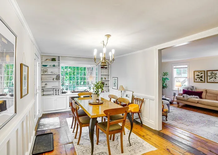 Historic Catskills Farmhouse: Ski, Hike & Relax!