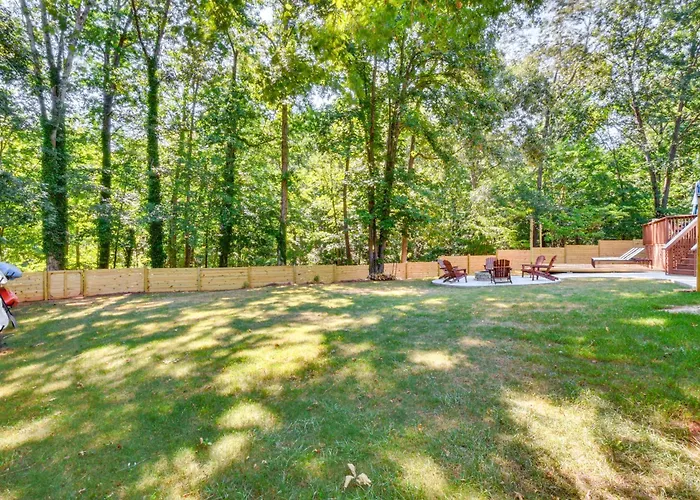 Anderson Retreat: Private Hot Tub & Kayaks!
