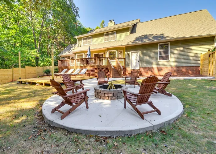Anderson Retreat: Private Hot Tub & Kayaks!