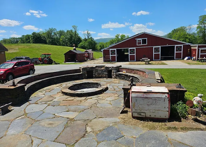 Clover Hill Farm & Country Inn