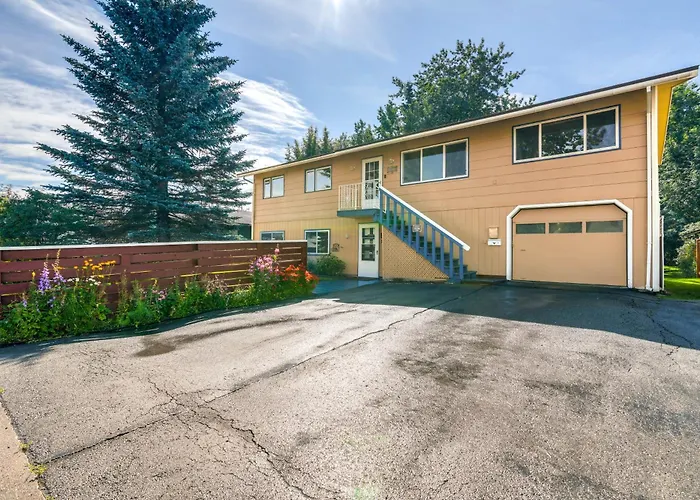Anchorage Apt: Home Base For Alaska Adventure!