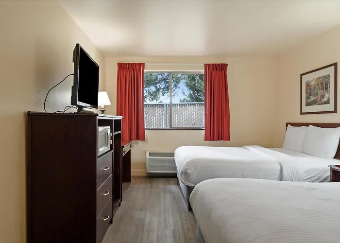 Quincy Inn And Suites