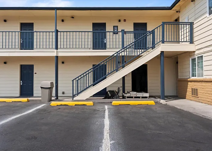 Quincy Inn And Suites