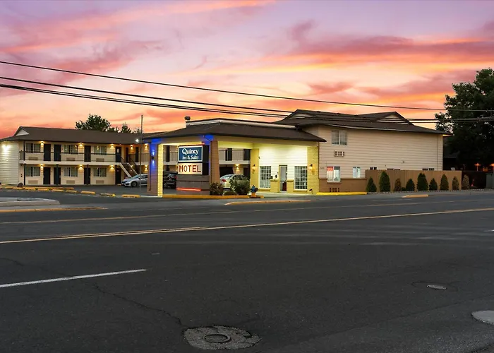 Quincy Inn And Suites