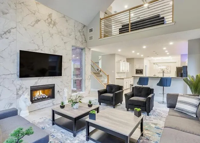 Captivating 6Br 3Ba Holiday Home With Pool & Fire Pit