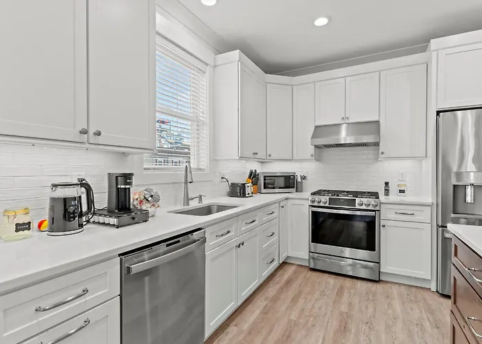 Steps From Beach & Boardwalk, Ocean Views With 5 Decks, 3 Cars