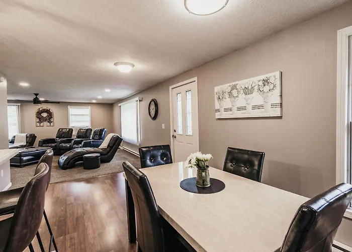 Indoor Hot-Tub! Spacious & Updated Mqt Township Home!