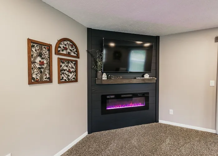 Indoor Hot-Tub! Spacious & Updated Mqt Township Home!