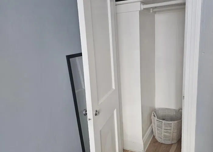 Small Cozy Room, Shared Bathroom
