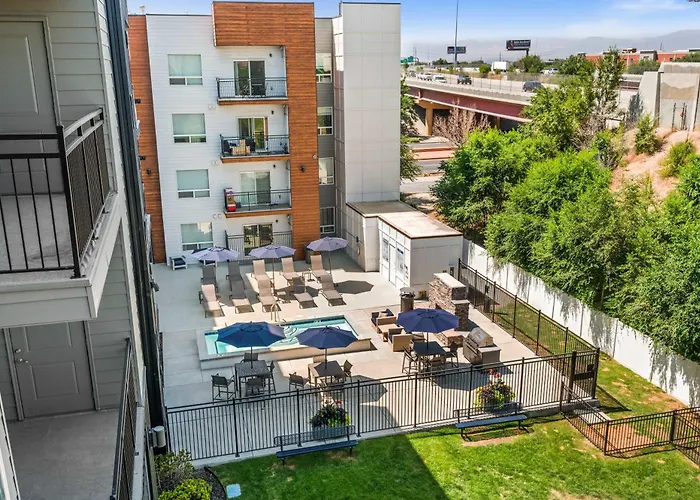 Serene Space With Easy City Access