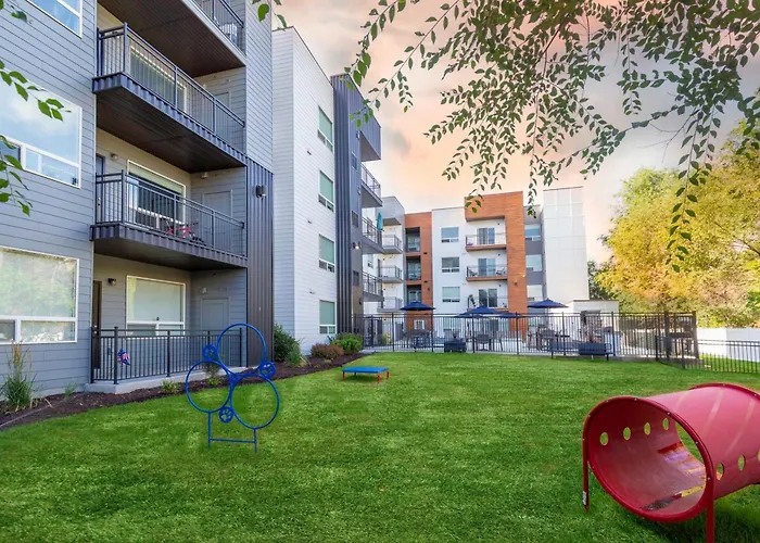 Serene Space With Easy City Access