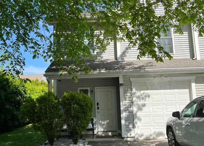 Charming Home Centrally Located In Worcester