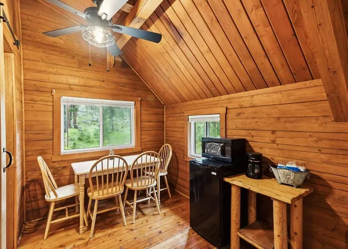 Lost Horse Lodge Double Queen Cabin 16 - Petsok
