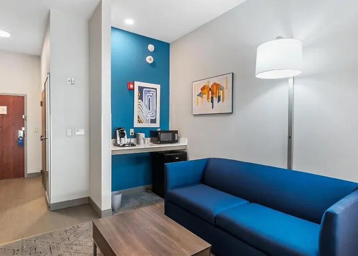 Holiday Inn Express & Suites Maumelle By Ihg