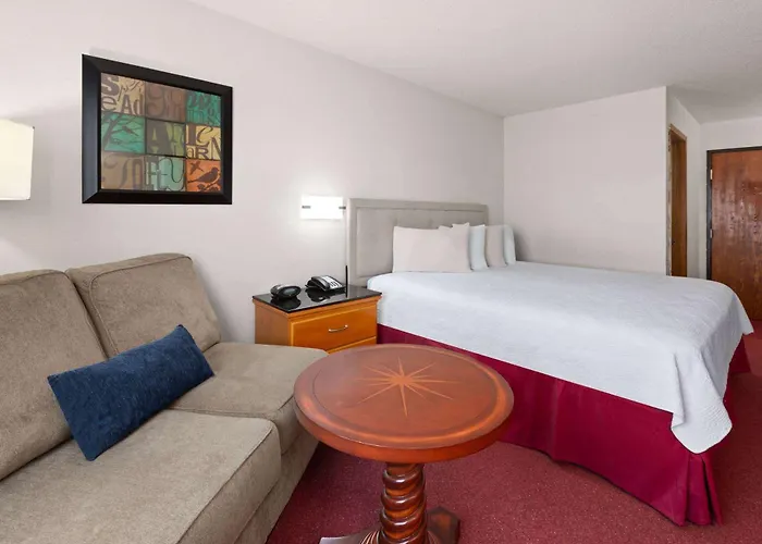 Travelodge By Wyndham Redwood Falls