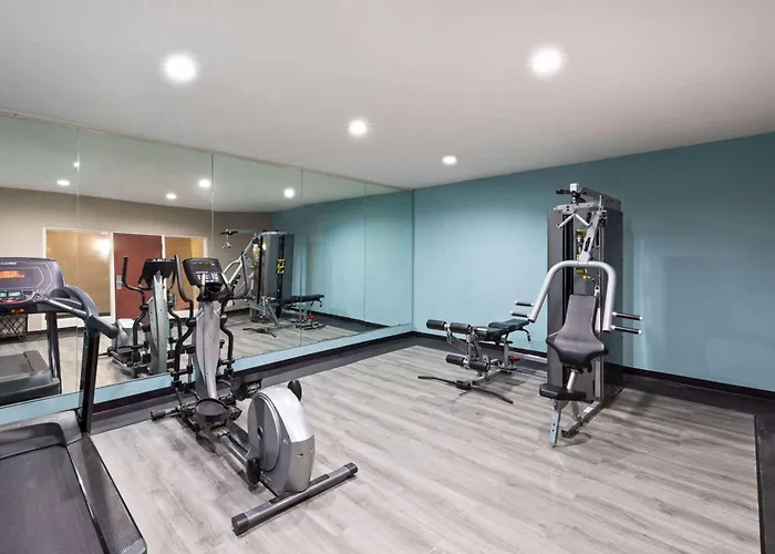 Super 8 By Wyndham Lubbock West