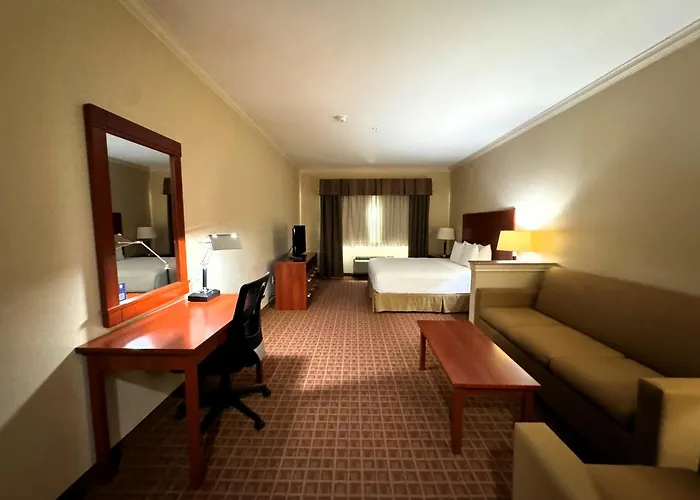 Ramada By Wyndham College Station