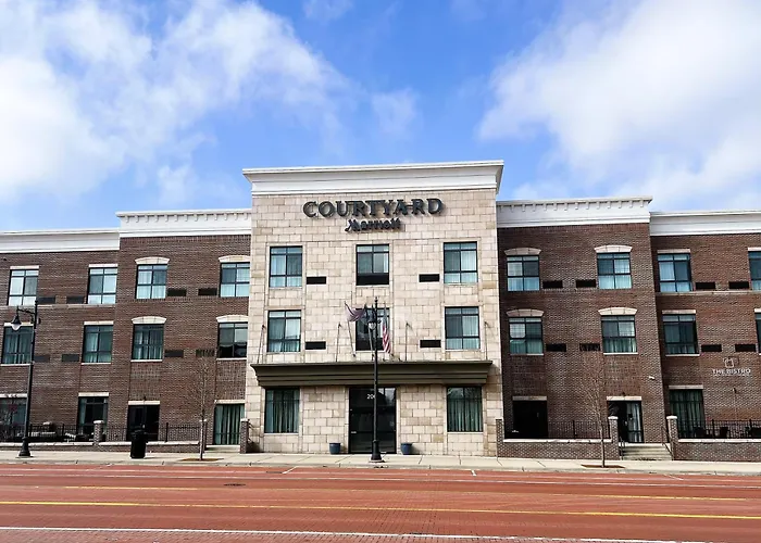 Courtyard By Marriott Albion
