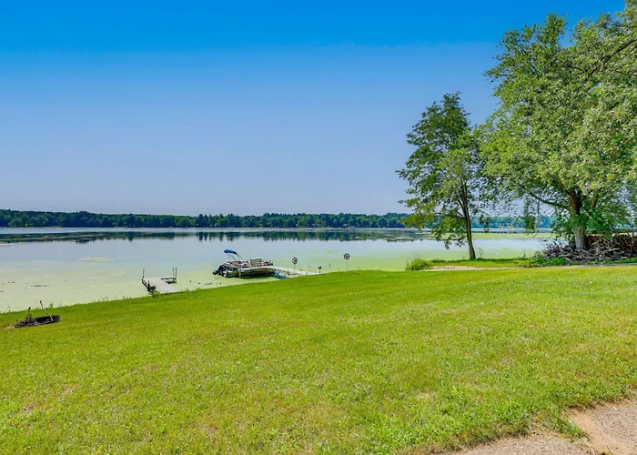 Montello Cabin On Buffalo Lake W/ Dock & Fire Pit!