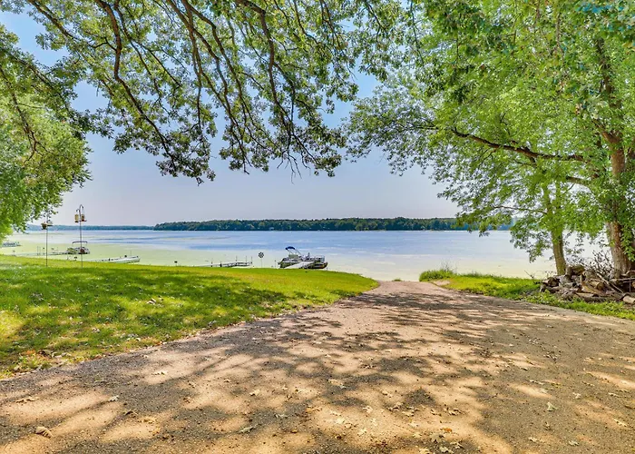 Montello Cabin On Buffalo Lake W/ Dock & Fire Pit!