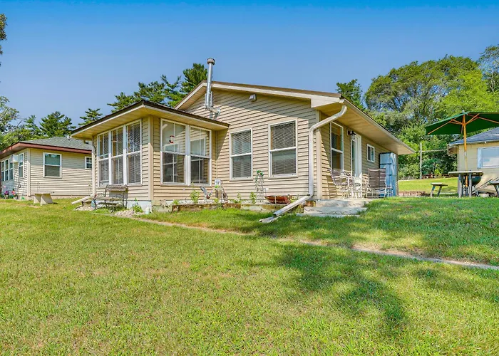 Montello Cabin On Buffalo Lake W/ Dock & Fire Pit!