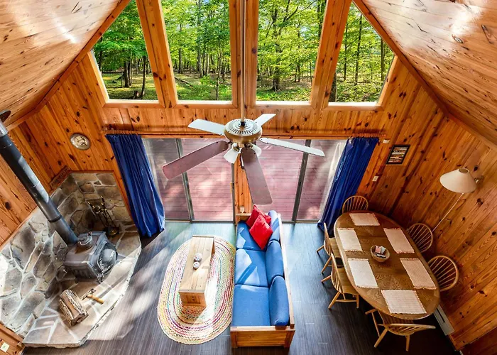Mountain Cabin W Hot Tub & Deck