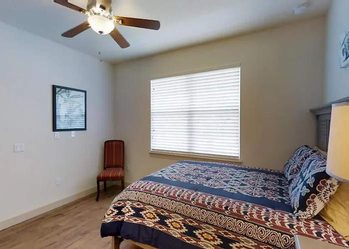 Gator Palace Spacious 6Br Group Rental