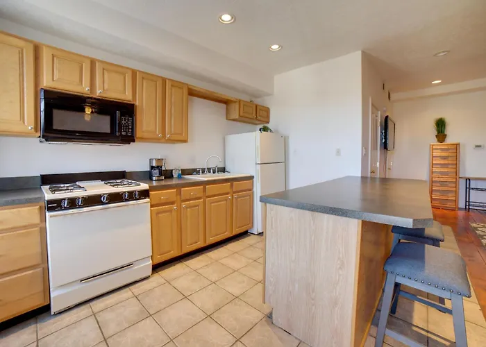 Cozy Lowell Studio ~ 19 Mi To Grand Rapids!