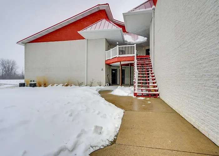 Close To Saginaw Bay Waterfront! Pigeon Studio