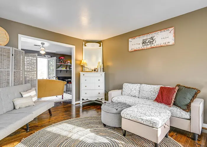 Near Frankenmuth: Central Michigan Apt On 3 Acres!