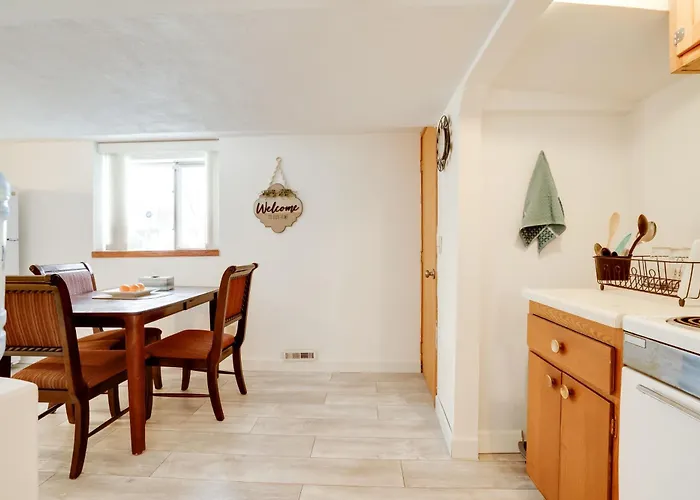 Pet-Friendly Minneapolis Apt Near Shops & Dining!