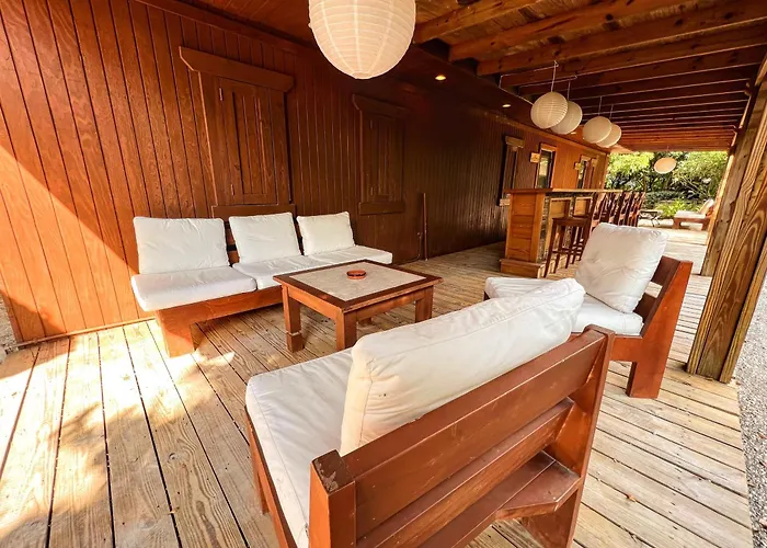 Quiet Zen Tiny House In Japanese Garden