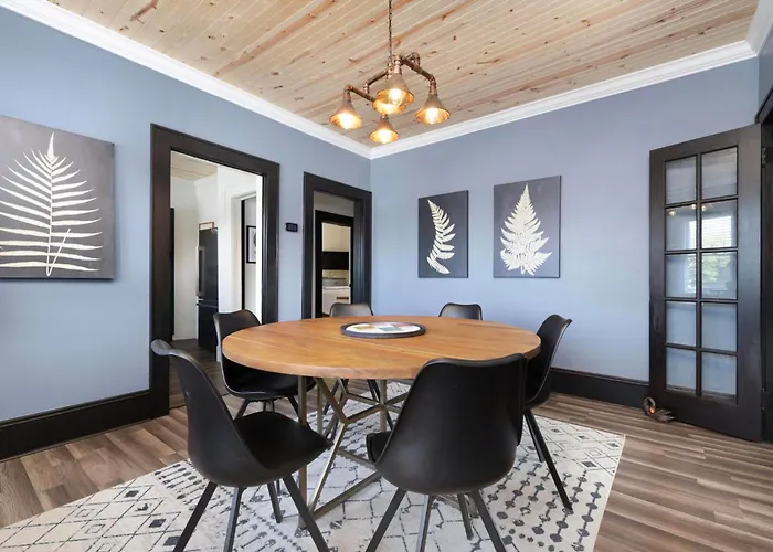 Walk To State Street - Remodeled Home