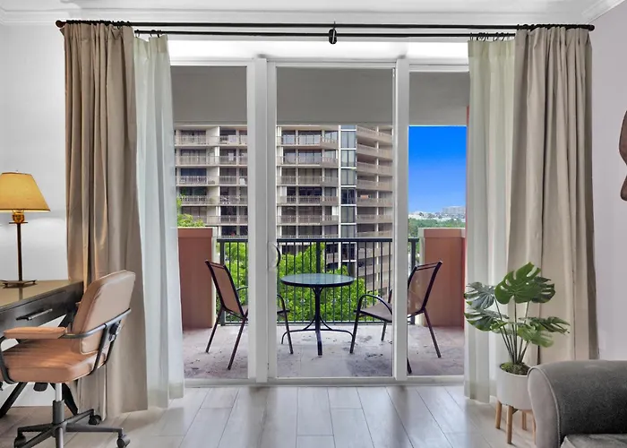 Serene Cozy Retreat With Balcony Free Parking