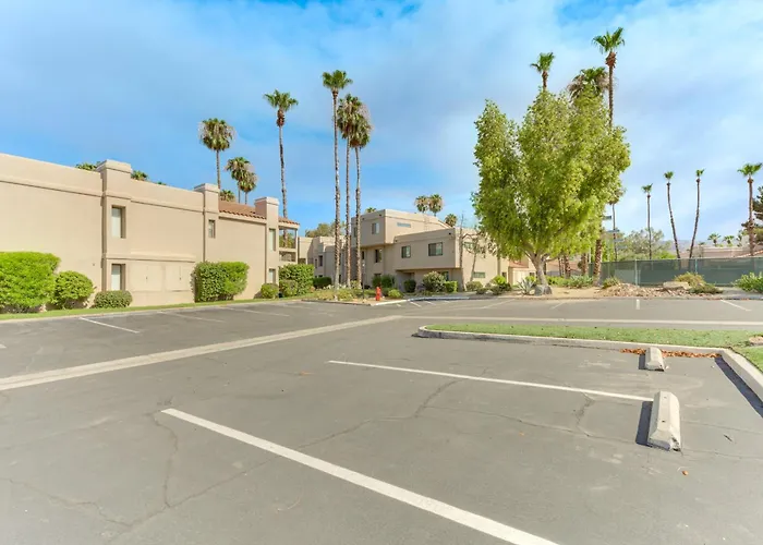 Golf, Hike & Relax: Cathedral City Condo